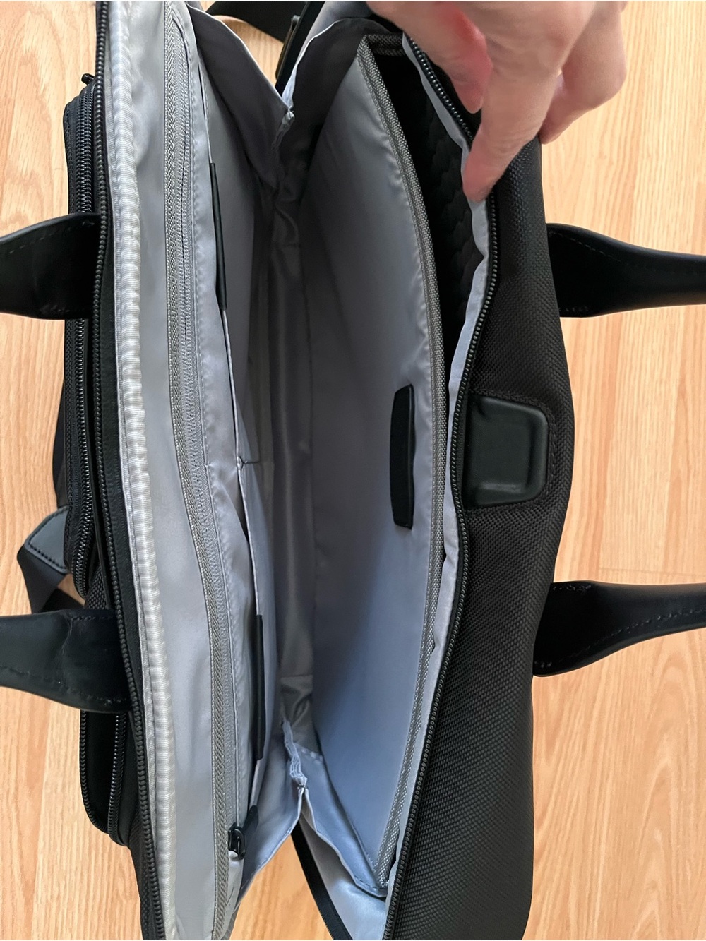 NWOT Tumi Alpha 3 Compact Large Laptop Briefcase 2603114D4 + Dust Bag - Picture 10 of 16